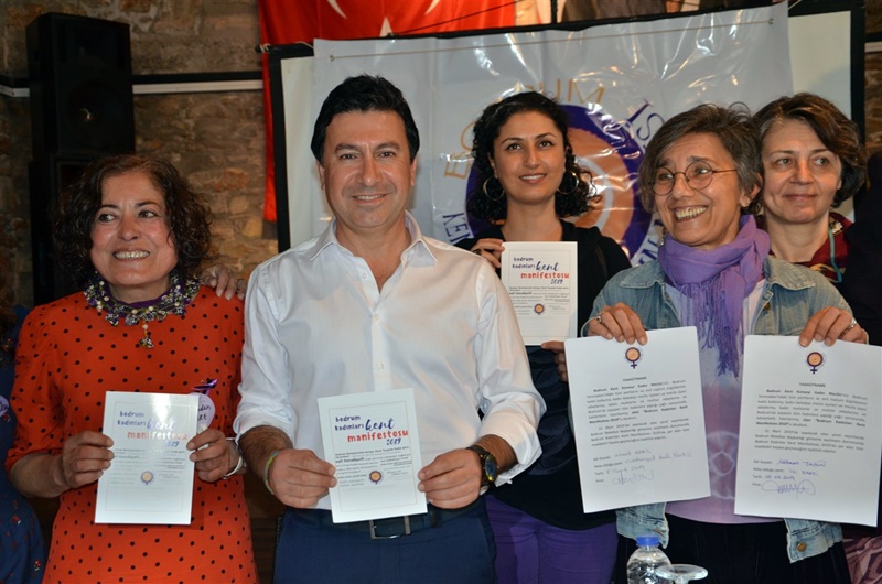 Kadınlar, Aras’a Manifesto’yu Hatırlattı