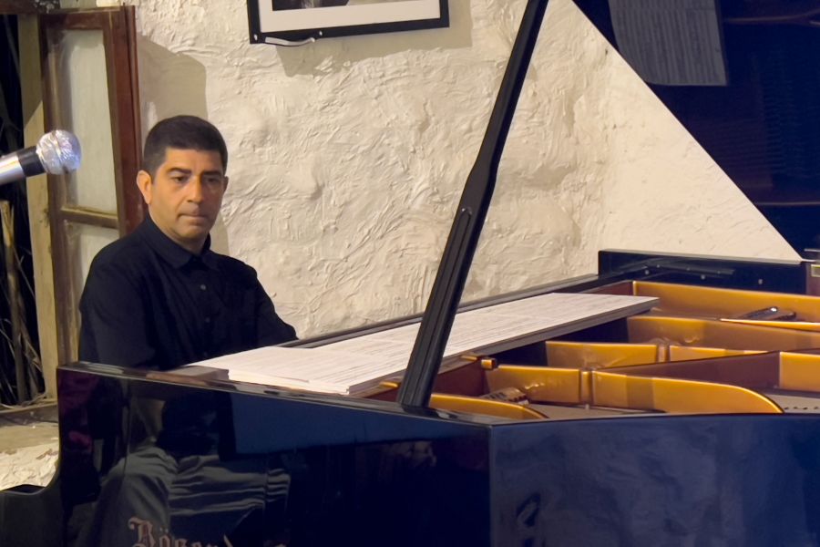 Piyanist Türev Berki, Kumda Resital Verdi