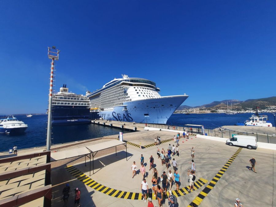 Bodrum Cruise Port’a İki Gemi Birden
