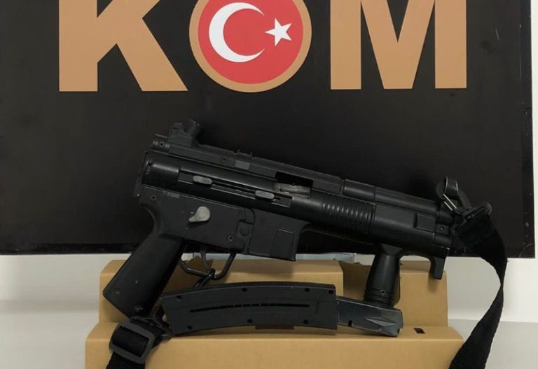 Mezarlığa Gömülü Uzun Namlulu Silah!