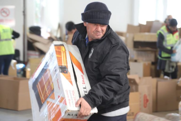 Bodrum’dan 52 TIR Deprem Bölgesine Gitti