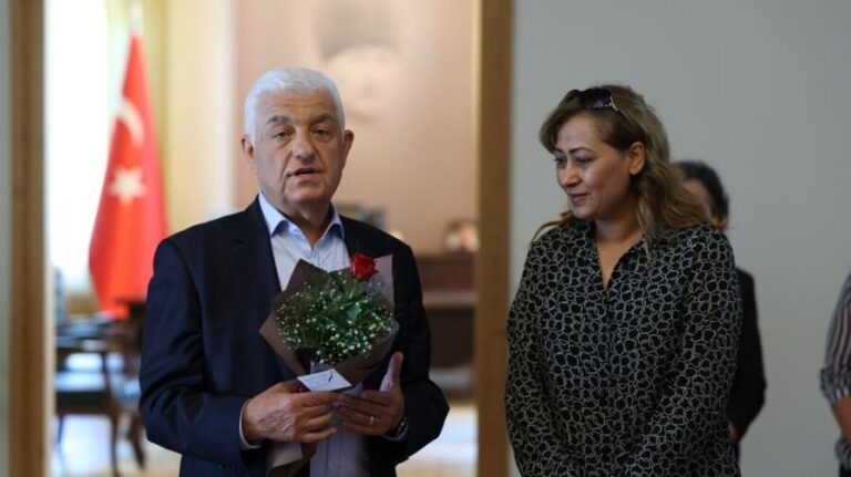Evde Bakım Sertifikalarını Başkan Gürün Verdi