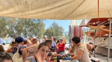 Özgür Plaj’da Çok Özel Bir Parti