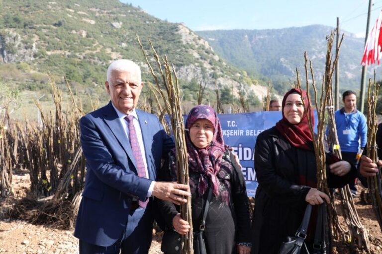 Büyükşehir’den 151 Bin 780 Fidan