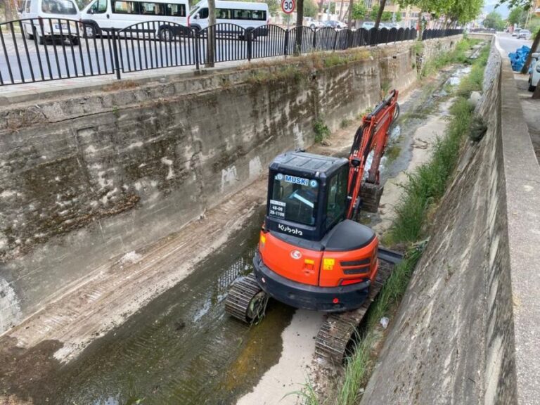Büyükşehir, Muğla’da 1200 Kilometre Dere Temizliği Yaptı