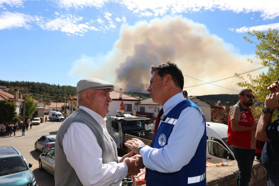 Büyükşehir Orman Yangınlarında Tüm Gücüyle Sahada