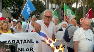 Barış Eyleminde, İsrail Bayrağı Yakıldı
