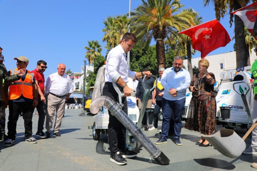 Yeni Nesil Elektrikli Yol Süpürme Araçları Hizmete Girdi