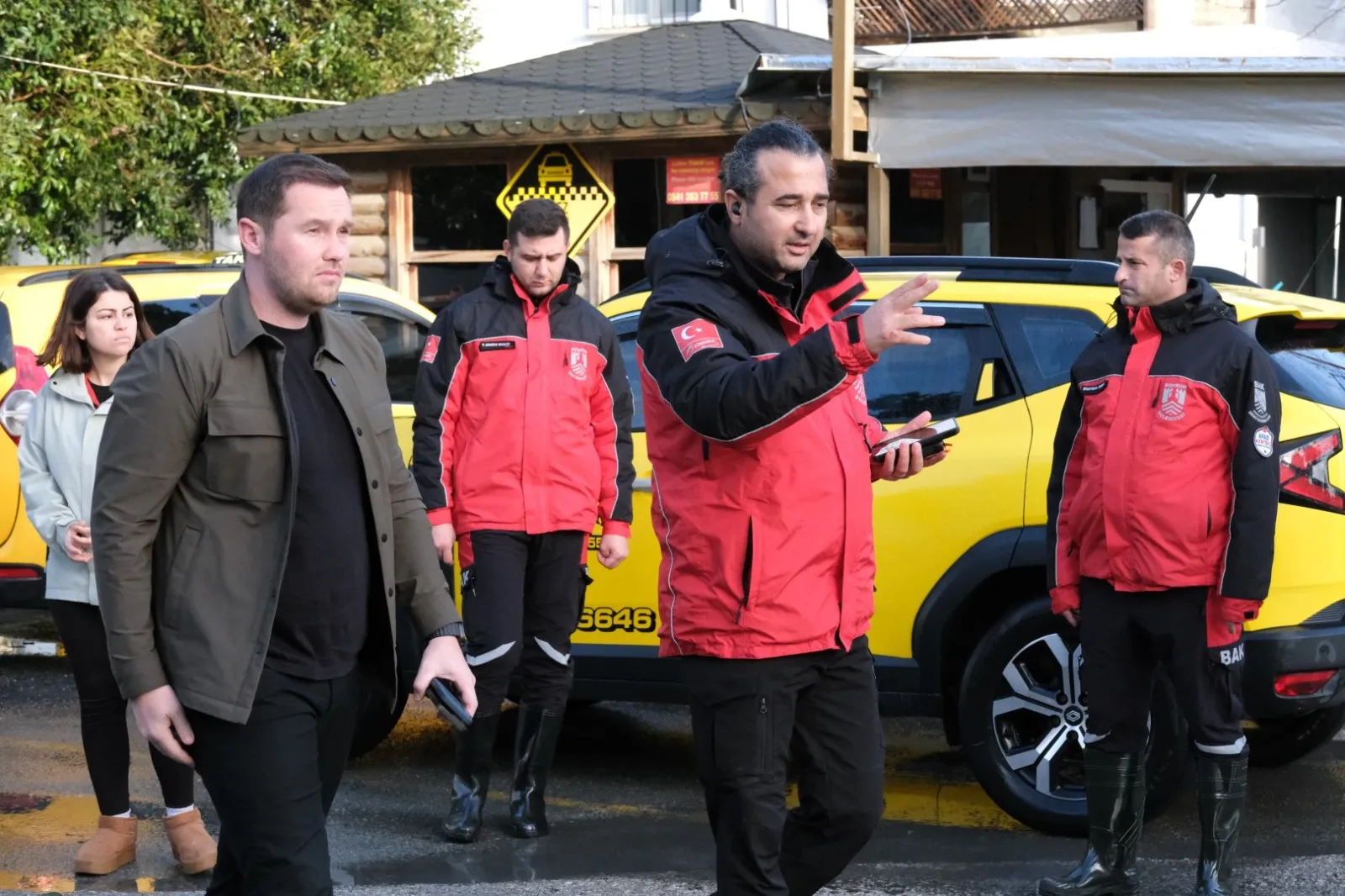 bodrum belediyesi belediye ekiplerinden siddetli yagislara karsi yogun mesai 23