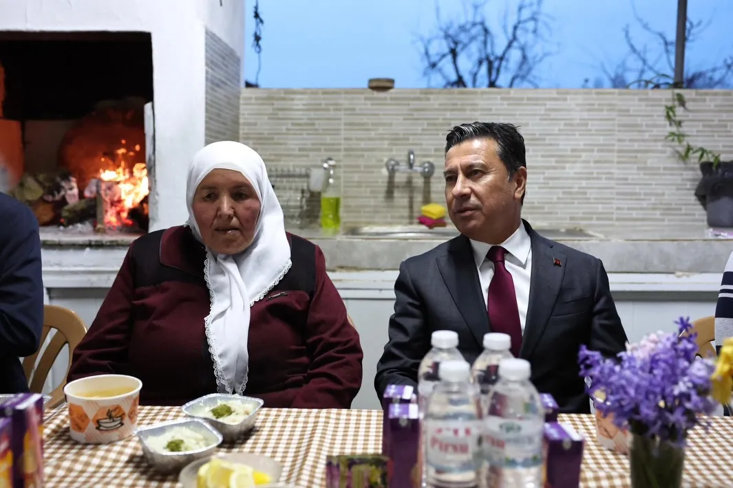 ahmetaras saniyekara iftar1