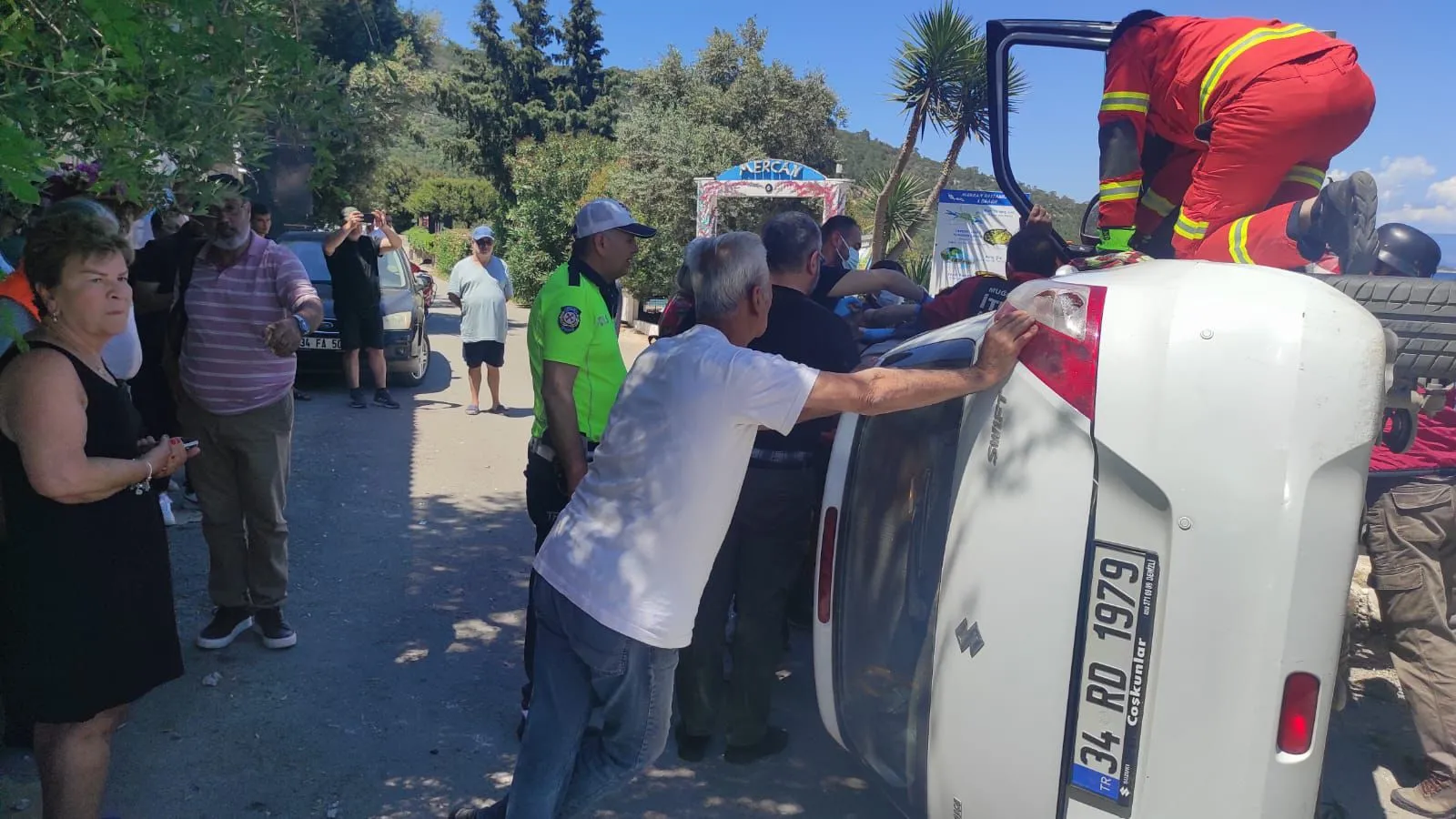 Torba’da Can Pazarı: Yan Yatan Araçta Mahsur Kalan Vatandaş Kurtarıldı