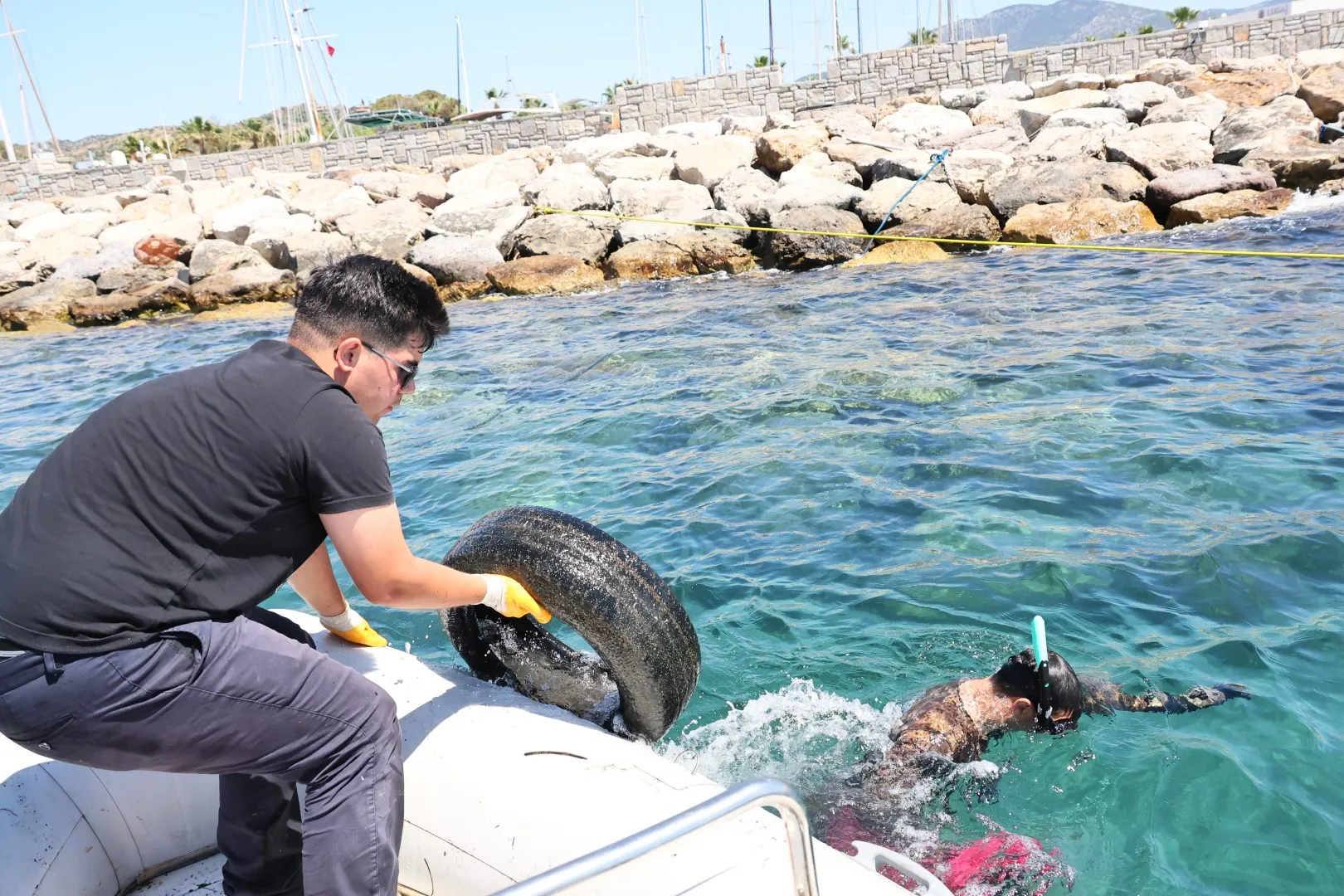 Deniz Dibi Temizliği Yahşi’de Devam Etti