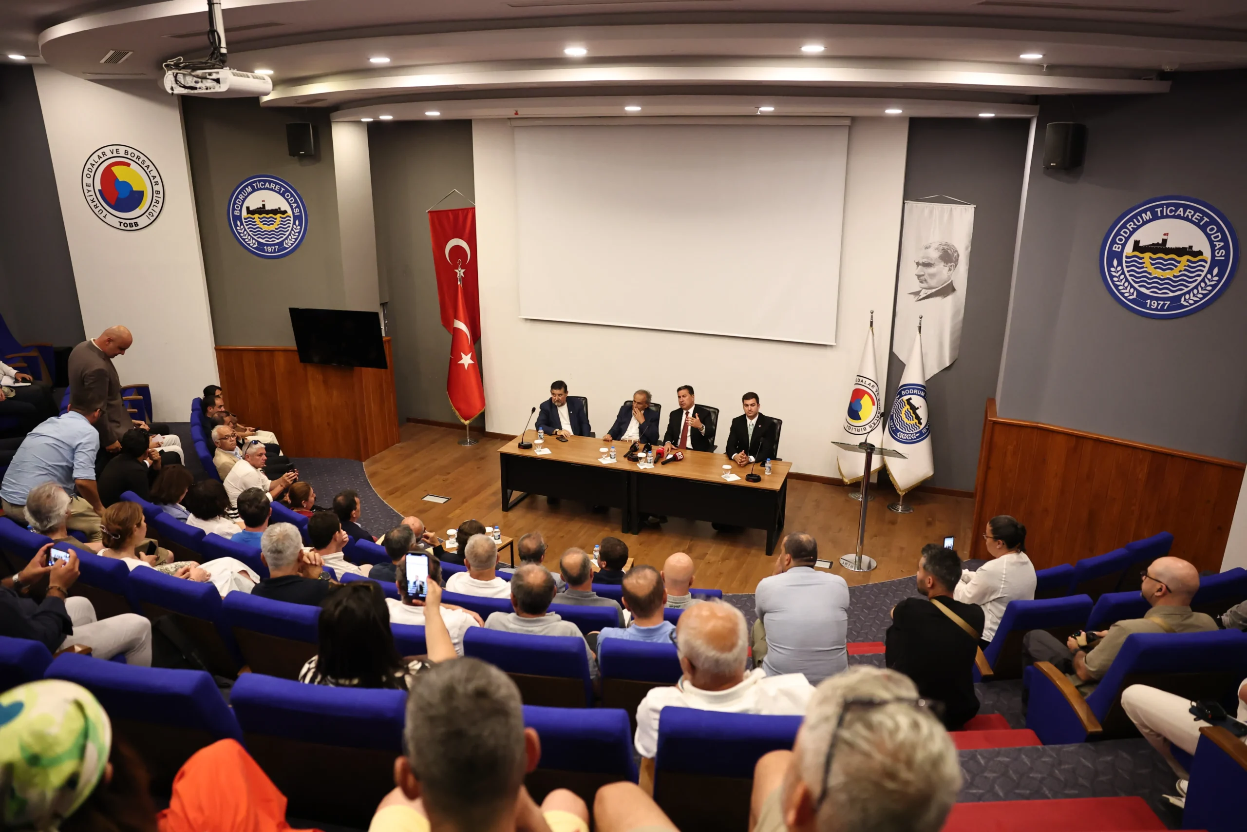 Aras’tan Bodrum ve Milas’ta Ekonomi ve Denizcilik Zirvesi