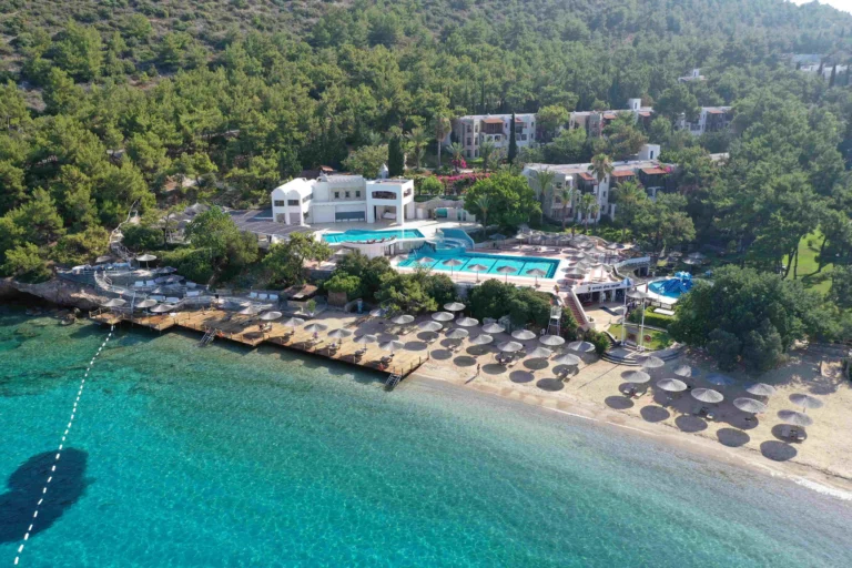 Şura Gürel’in ‘STRATA’ Sergisi Hapimag Sea Garden’da Açılıyor