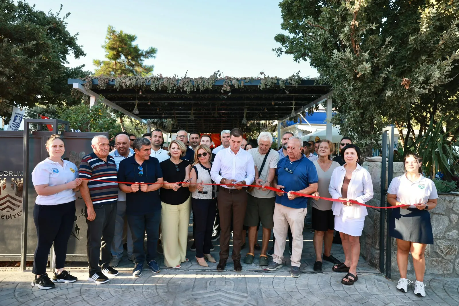 5 TL’ye Çay, 15 TL’ye Kahve: Bodrum’da "Pınaraltı Emekli Kafe" Kapılarını Açtı 3 Pinaralti Emekli Kafe Hizmete Acildi 10