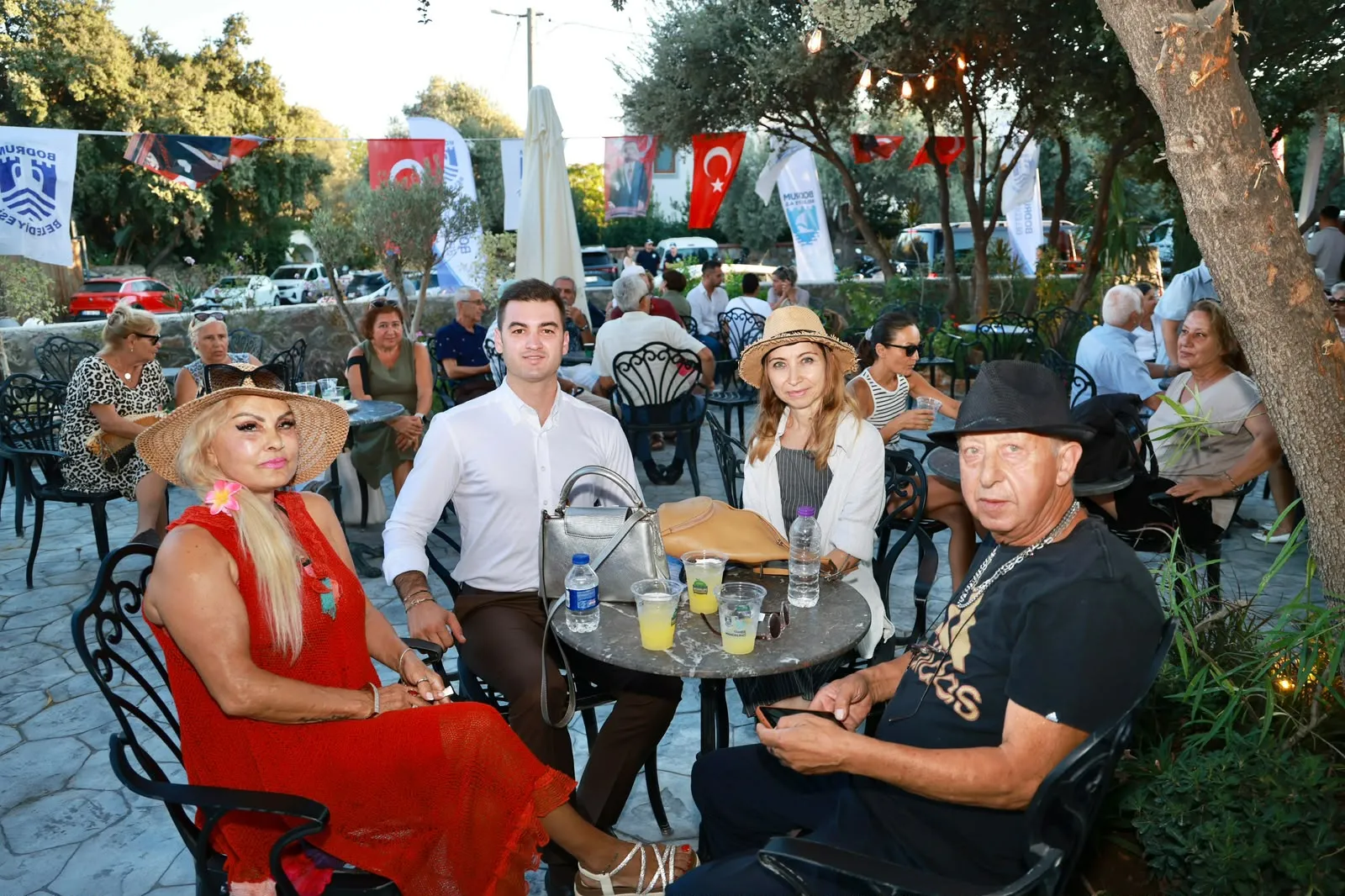 5 TL’ye Çay, 15 TL’ye Kahve: Bodrum’da “Pınaraltı Emekli Kafe” Kapılarını Açtı