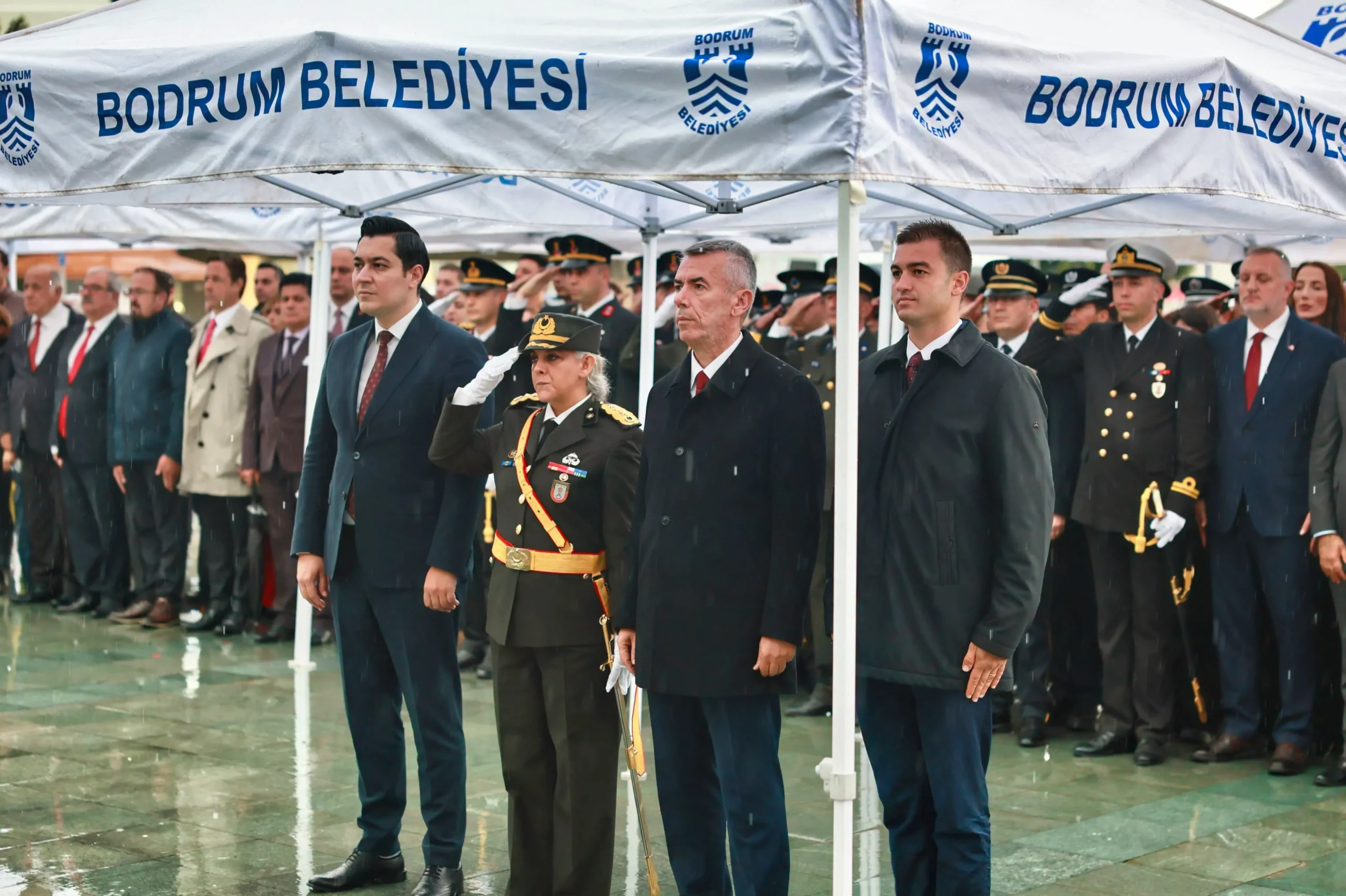 Bodrum’da Yağmura İnat Cumhuriyet Coşkusu: 29 Ekim Törenleri Yağmur Altında Yapıldı